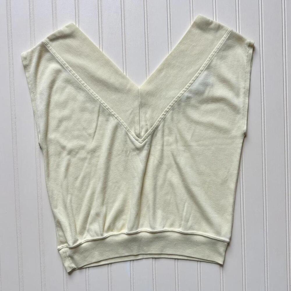 Butter yellow v neck sleeveless top. Perfect for summer! 🧈
